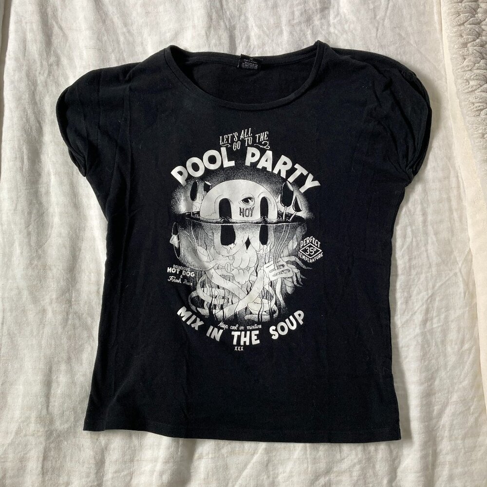 THE DUDES FACTORY graphic tee, size S